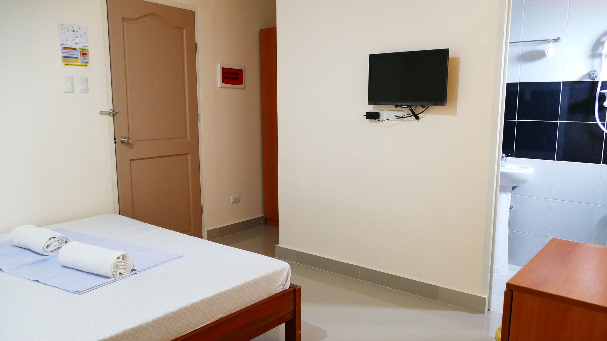 Countess Pension House Liloan Екстер'єр фото